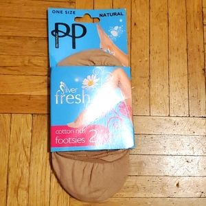 Pretty Pollyanna Footsies